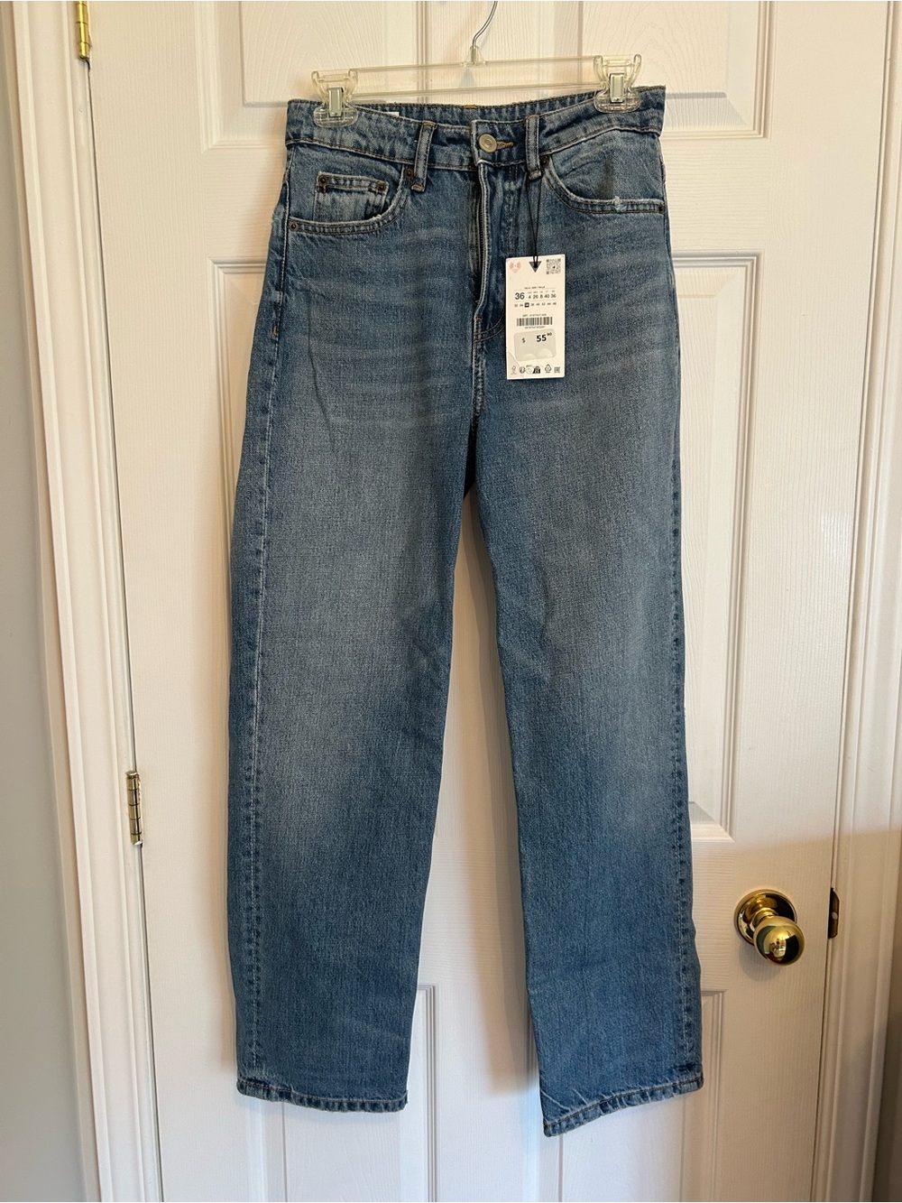 Zara Women's Boyfriend Jeans in Light Blue Wash- size 4 (36)